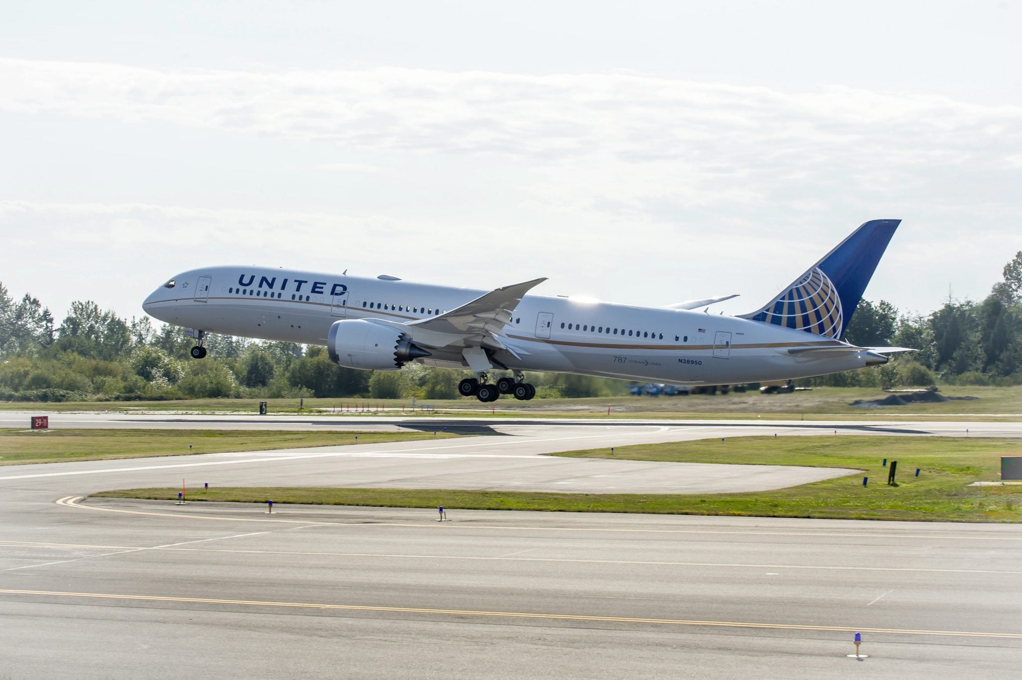 A United Airlines Boeing 787-9 Dreamliner