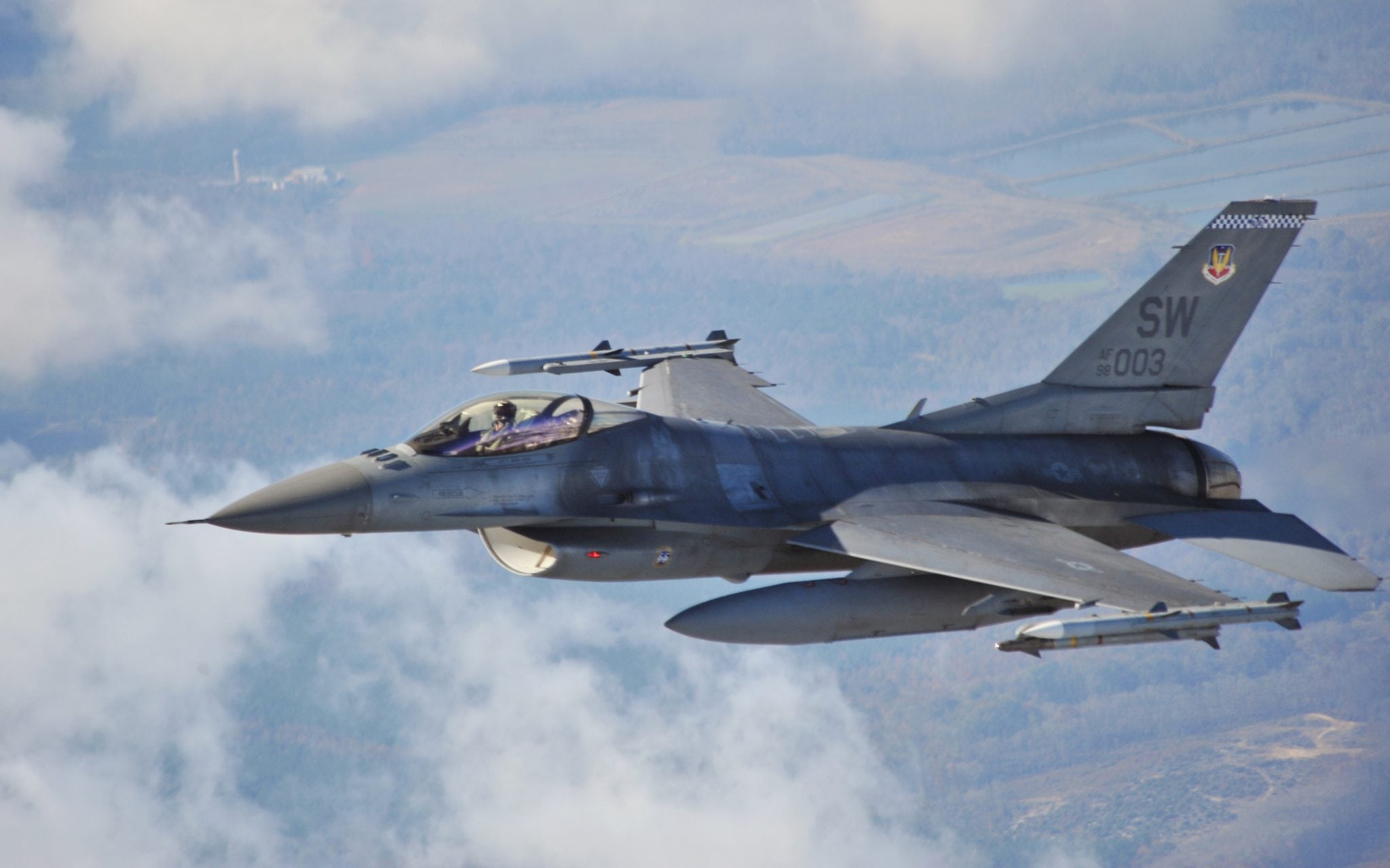 F-16 Fighting Falcon in flight