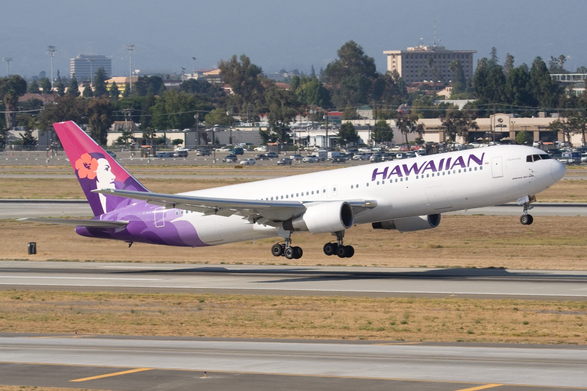 A Hawaiian Airlines Boeing 767–300.