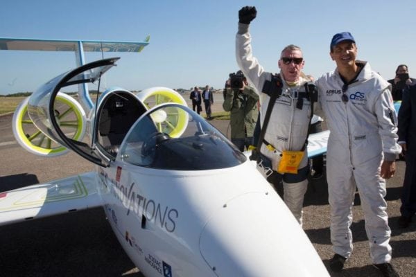 Airbus Group s E-Fan technology demonstrator became the world s first all-electric two engine aircraft taking off by its own power to successfully cross the Channel on 10 July 2015, some 106 years after Louis Bleriot epic flight. Here just after the landing in Calais, Airbus Group Chief Technology Officer Jean Botti (right) welcomes the test pilot Didier Esteyne.