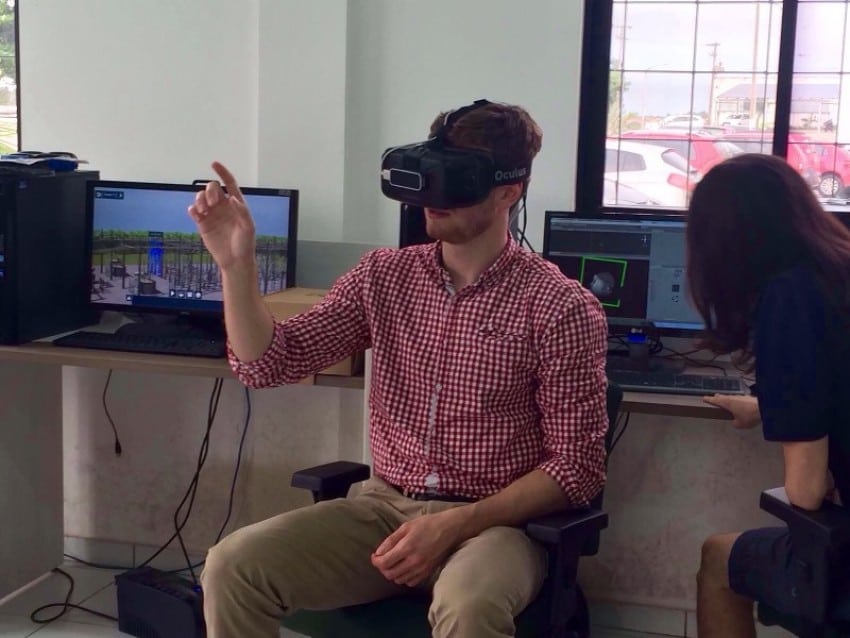 A student testing the virtual reality tool at Western Michigan University