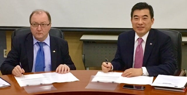 Jaiwon Shin, associate administrator of NASA’s Aeronautics Research Mission Directorate, signed an agreement on Sept. 27, 2016, with Bruno Sainjon, president and chief executive officer of the French Aerospace Lab (ONERA) to cooperate in aircraft noise research