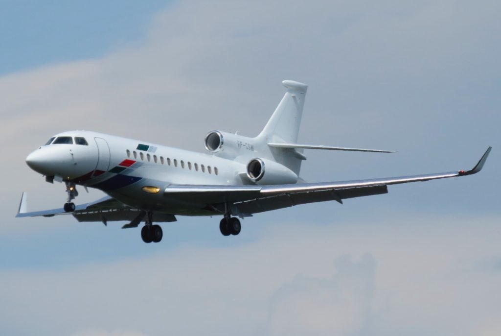 Volkswagen_Air_Service,_Dassault_Falcon_7X,_VP-CSW_(14338405060)