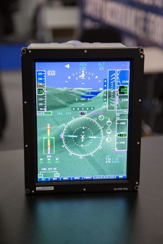 This is a multifunction cockpit display developed by Collins Aerospace, the MFD-4068 multicore platform display running VxWorks 653 on a T2080 processor. This display is currently in the final certification review stage by the FAA. Photo: Collins Aerospace