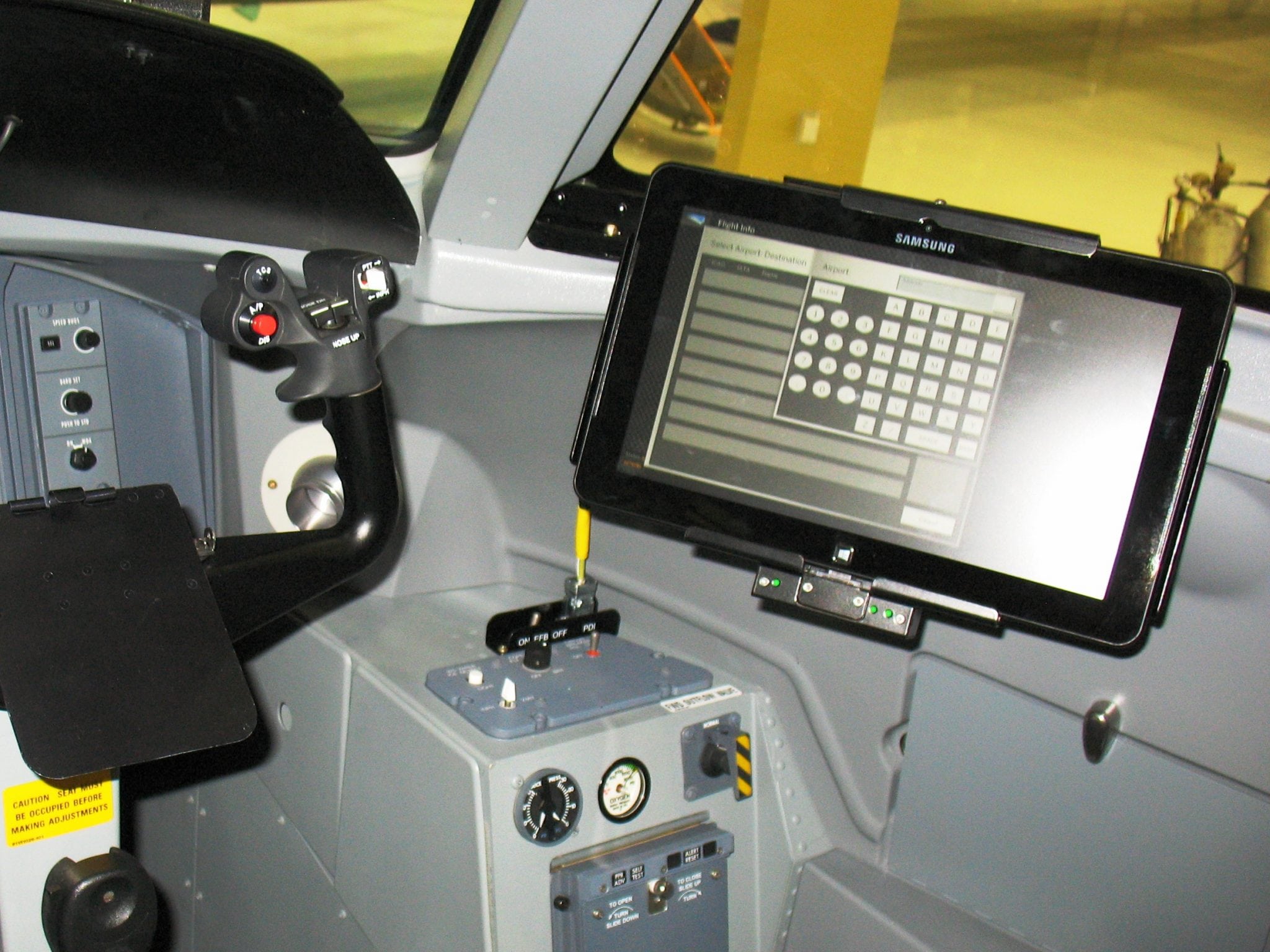 NavAero uses the term Class 2 EFB “Lite” to define a mounted EFB system based on PED hardware such as a tablet. The above photo shows the company’s Tablet Mount installed via STC in a Q400.