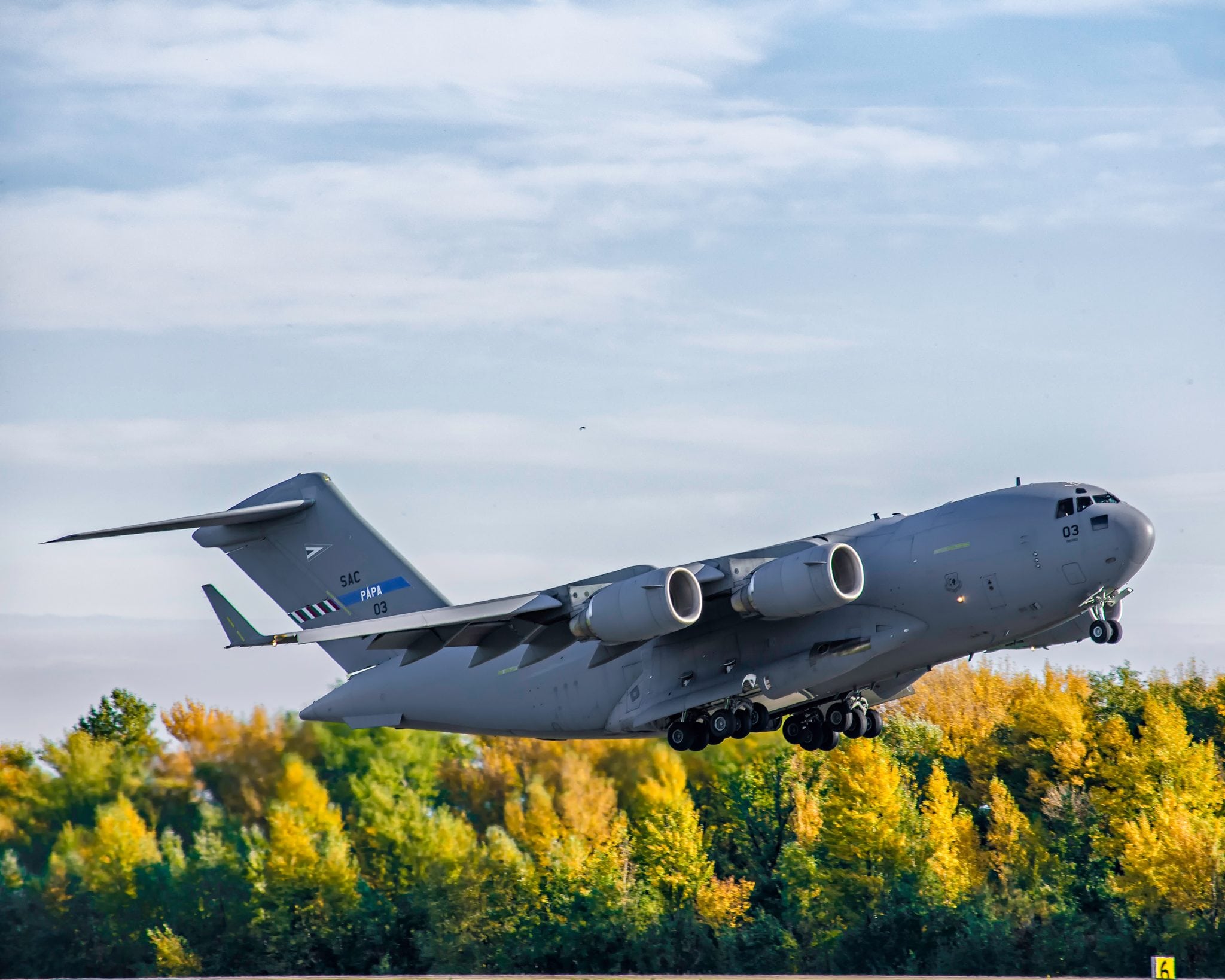 A Boeing C-17 in flight