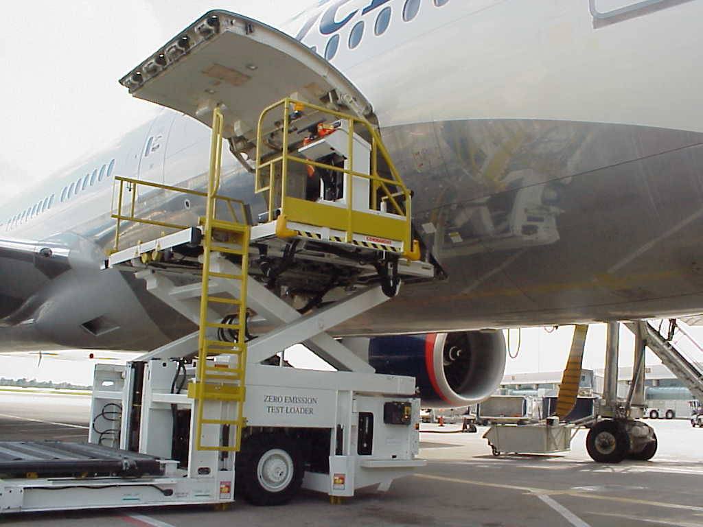 A JBT Aerotech Commander 15i cargo loader