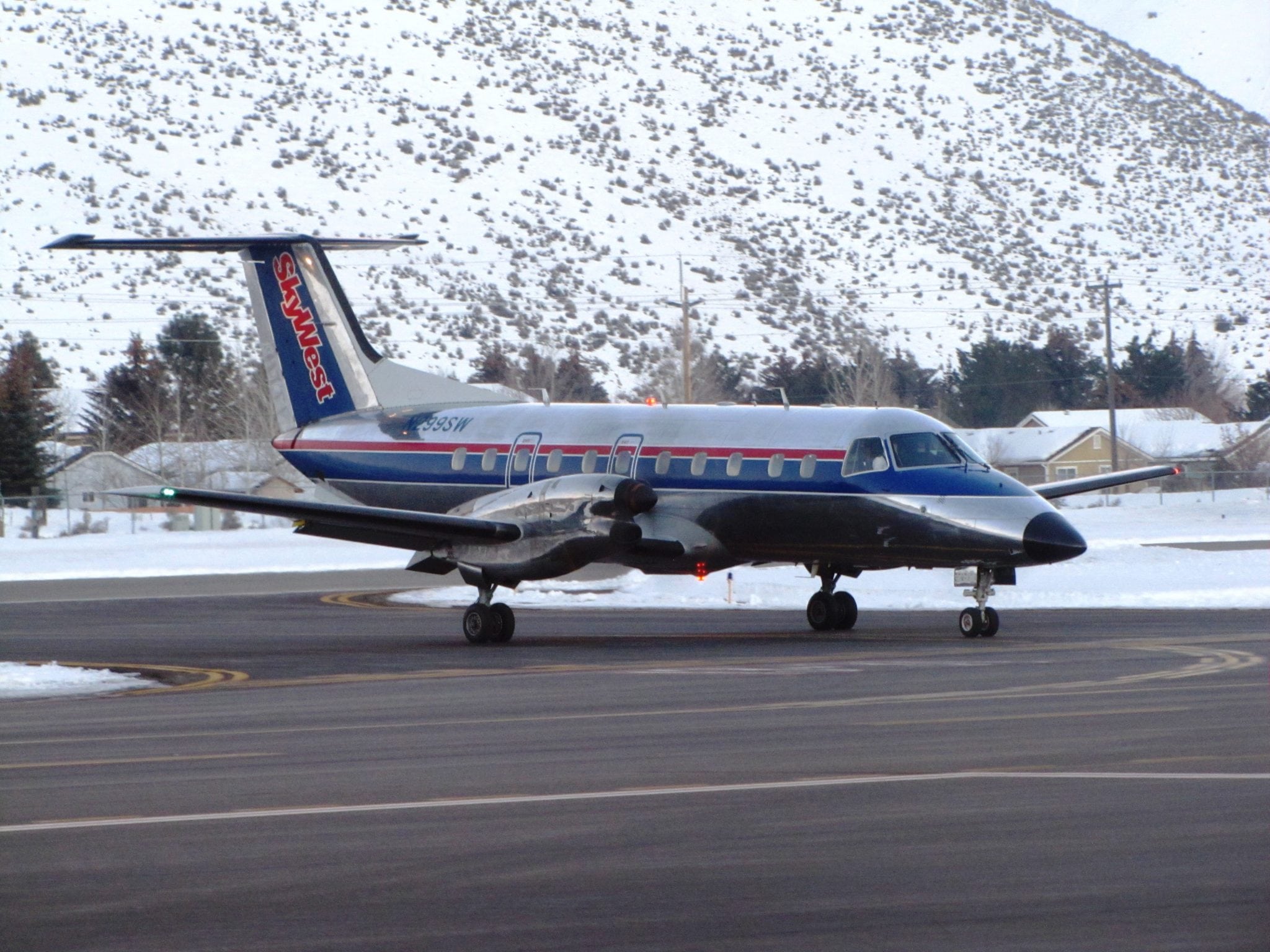 The SkyWest Embraer 120 Brasilia