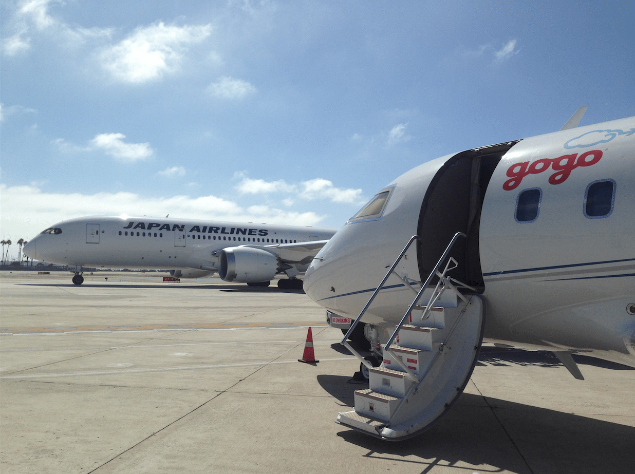 Gogo enabled airplane