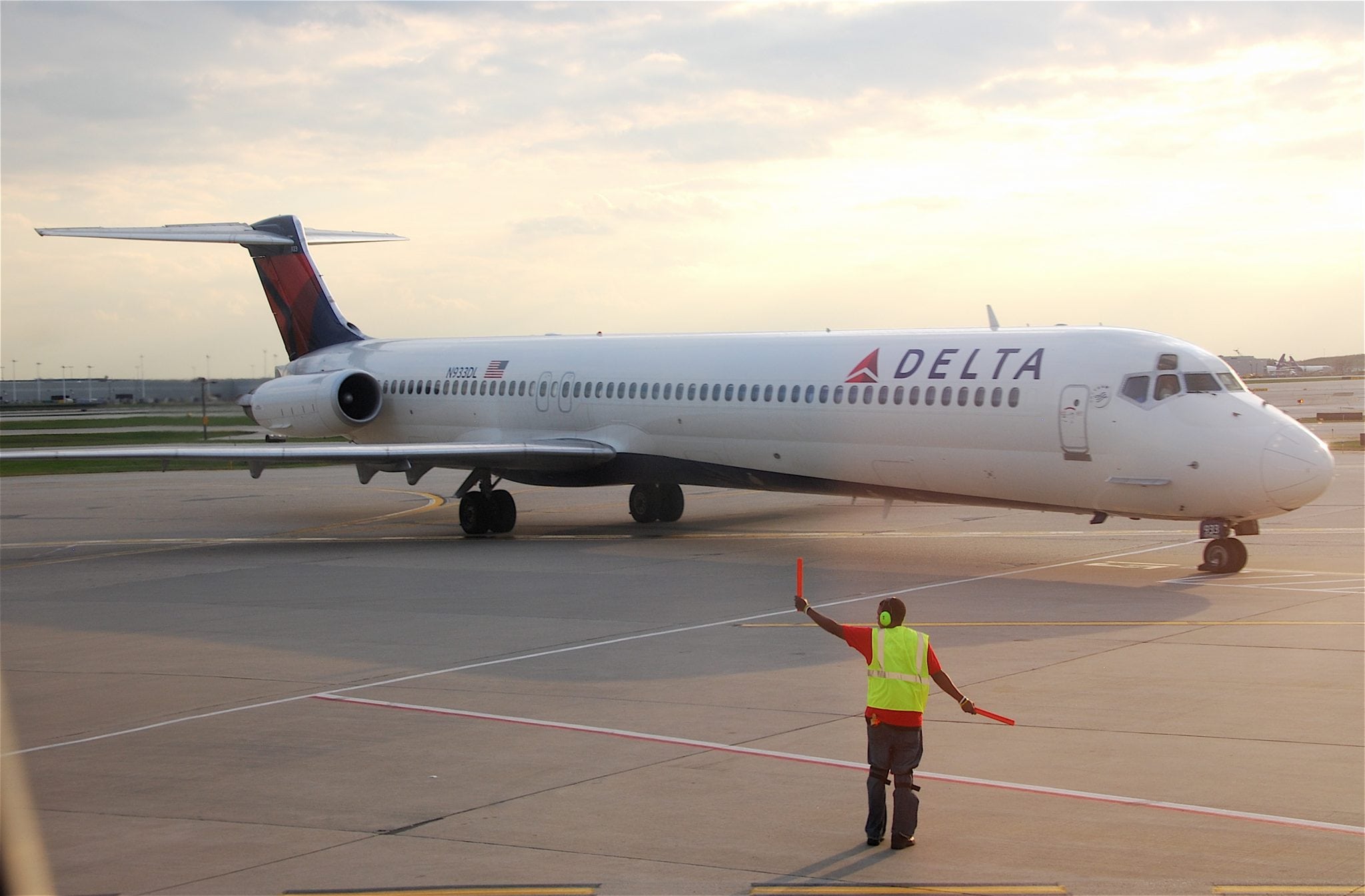 Delta MD-88 aircraft