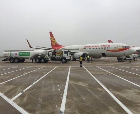 A Hainan Airlines Next-Generation 737-800 is fueled with a blend of sustainable aviation biofuel and petroleum jet fuel at Shanghai Hongqiao International Airport