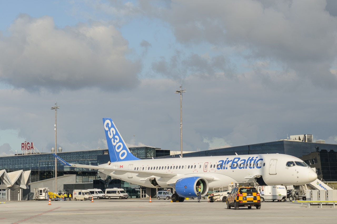 airBaltic CS300