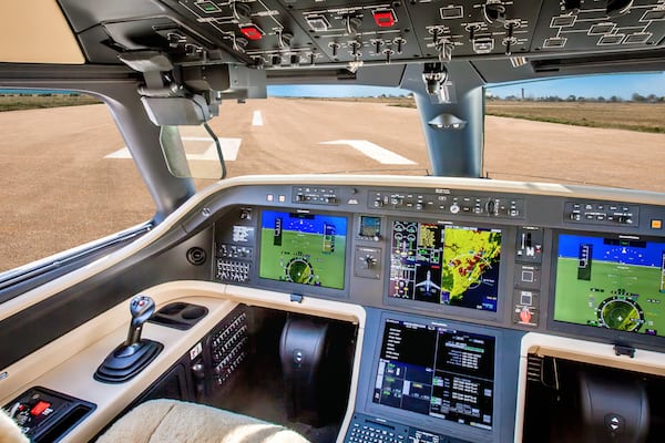 Will Waveguide Become Standard in Future Head-Up Displays? - Aviation Today