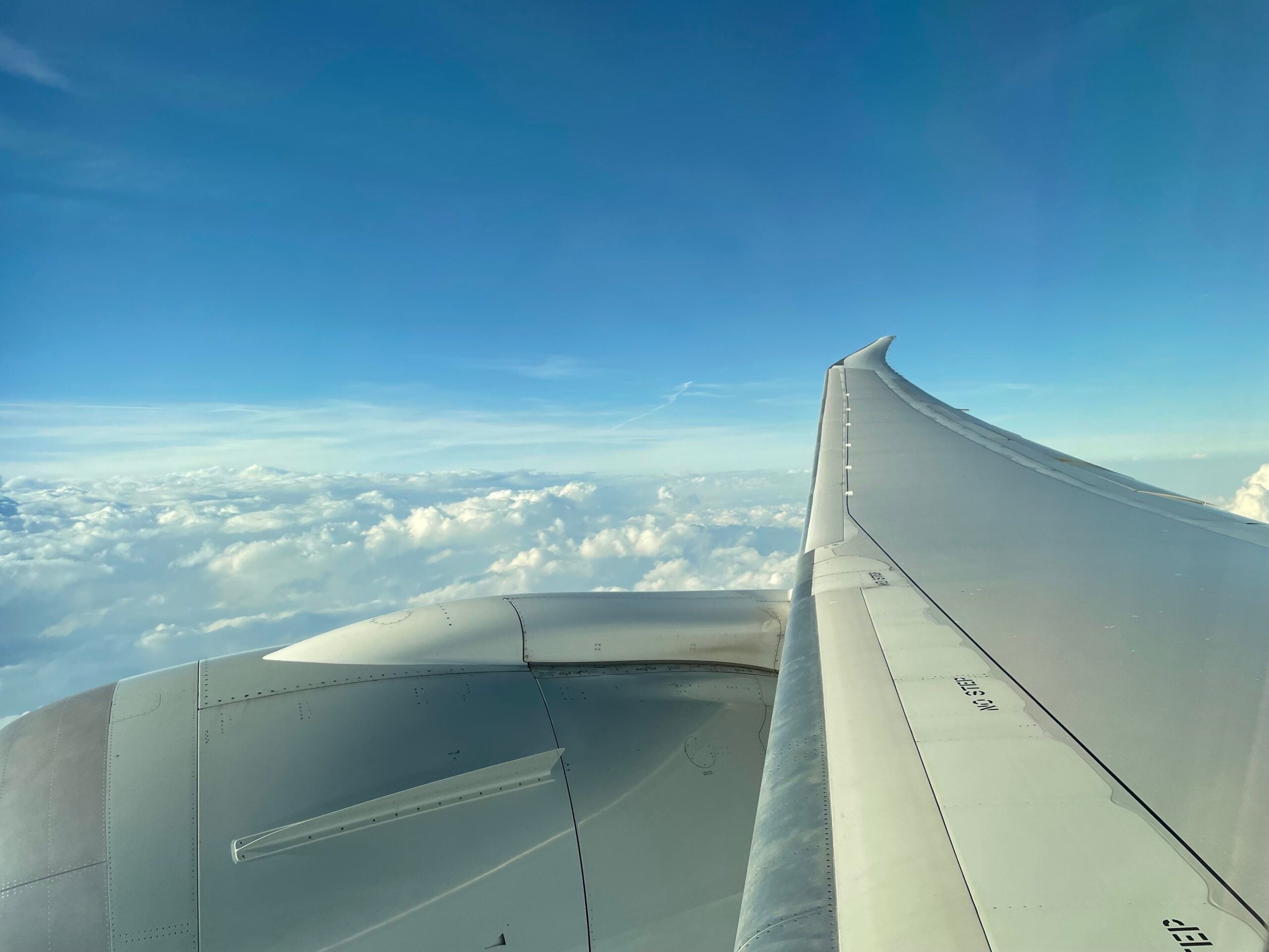 11.  Airline Safety: The Truth About Phones And Airplane Mode - 1s0ex0l